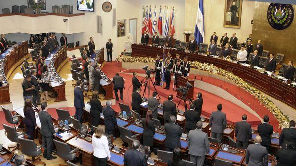 EL PARLAMENTO SALVADORENO PRORROGA POR SEGUNDO MES AL HILO REGIMEN DE EXCEPCION