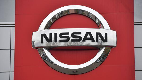 LA EMPRESA FRANCESA RENAULT CEDE ANTE NISSAN Y BAJARA SU PARTICIPACION EN EL GRUPO JAPONES