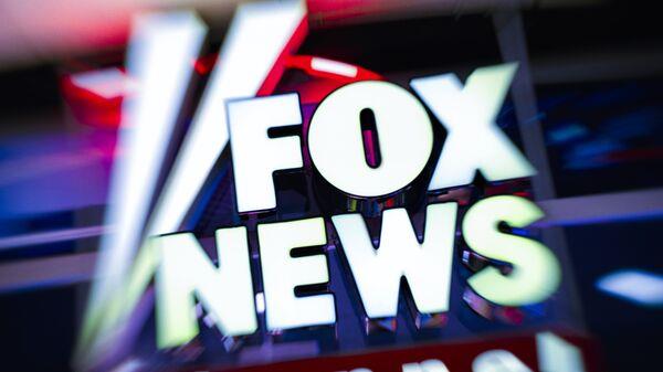 EL DESPIDO DE TUCKER CARLSON DERRUMBA LAS ACCIONES DE FOX EN CASI 1.000 MILLONES