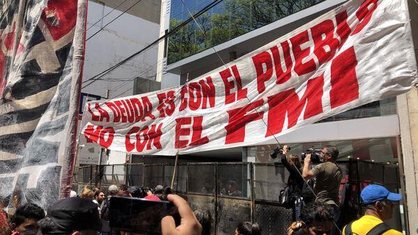 LA ORGANIZACION PIQUETERA ARGENTINA SE MANIFIESTA FRENTE A MINISTERIO DE DESARROLLO SOCIAL