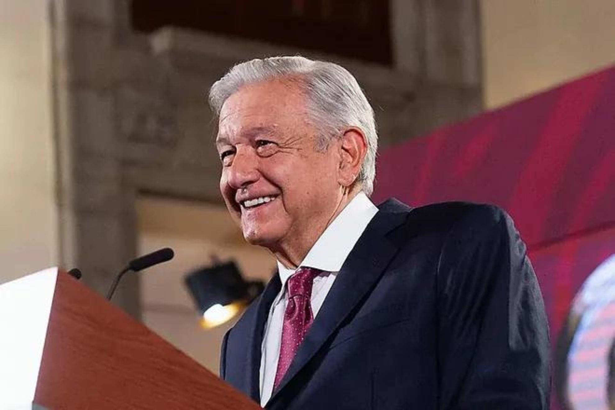 AMLO RECONOCE QUE COMPARAR SISTEMA DE SALUD CON DINAMARCA FUE 