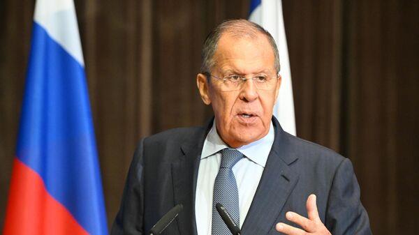 LAVROV: OCCIDENTE CONTROLA EN MODO MANUAL LOS GOLPES DE KIEV CONTRA OBJETIVOS CIVILES