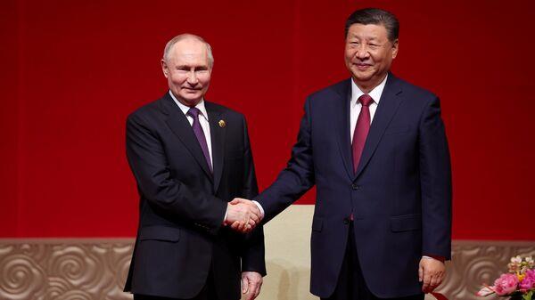 PUTIN ELOGIA EL DESARROLLO DE LAS RELACIONES BILATERALES CON CHINA