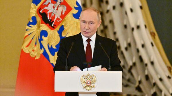 PUTIN DESTACA QUE RUSIA ESTÁ ABIERTA A DISCUTIR CON AMIGOS Y SOCIOS SOBRE EL NUEVO ORDEN MUNDIAL